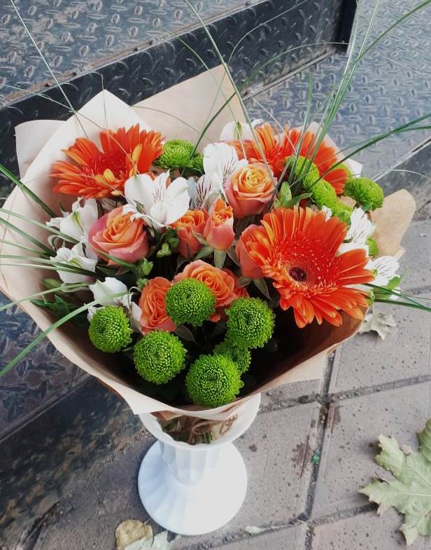 Букет цветов из: Герберы, Хризантемы, Альстромерии и Розы в Красной Поляне Краснодарского края