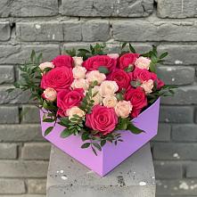 Цветочная композиция из Розы в коробке в Красной Поляне Краснодарского края
