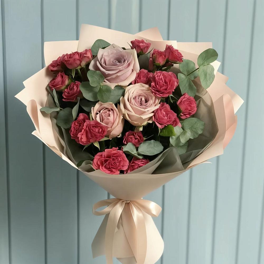 Букет цветов из: Гвоздики и Розы в Красной Поляне Краснодарского края