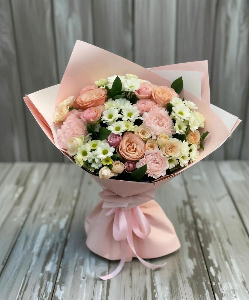 Букет цветов из: Гвоздики, Розы и Хризантемы в Красной Поляне Краснодарского края