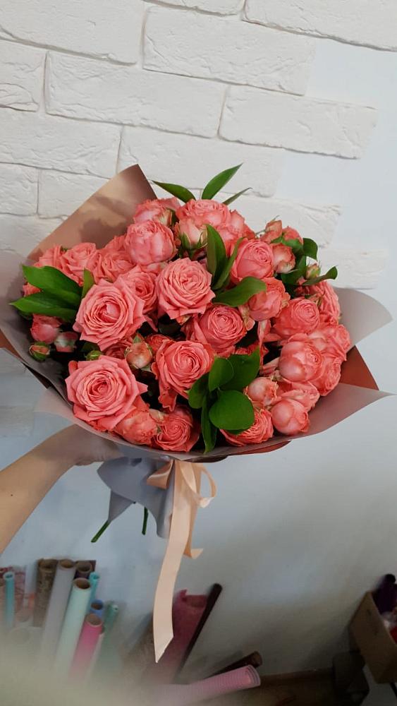 Букет цветов из: Розы в Красной Поляне Краснодарского края