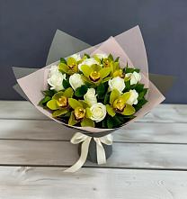 Букет цветов из:  Орхидеи и Розы в Красной Поляне Краснодарского края