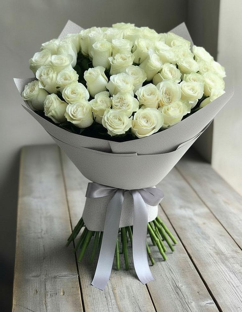 Букет 35 Белых роз в Красной Поляне Краснодарского края