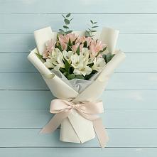 Букет цветов из:  Альстромерии в Красной Поляне Краснодарского края