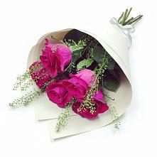 Букет цветов из:  Розы в Красной Поляне Краснодарского края