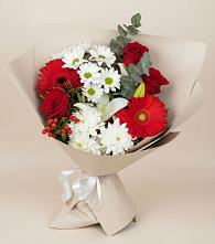 Букет цветов из:  Розы, Хризантемы, Герберы и Лилии в Красной Поляне Краснодарского края
