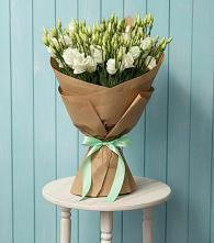 Букет цветов из:  Лизиантусы в Красной Поляне Краснодарского края