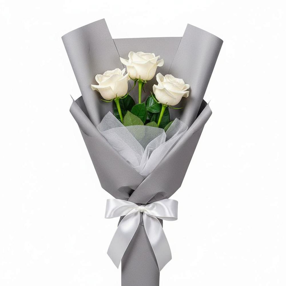 Букет 3 белые розы в Красной Поляне Краснодарского края