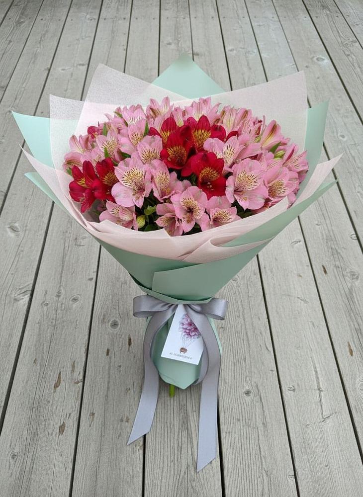 Букет цветов из: Альстромерии в Красной Поляне Краснодарского края