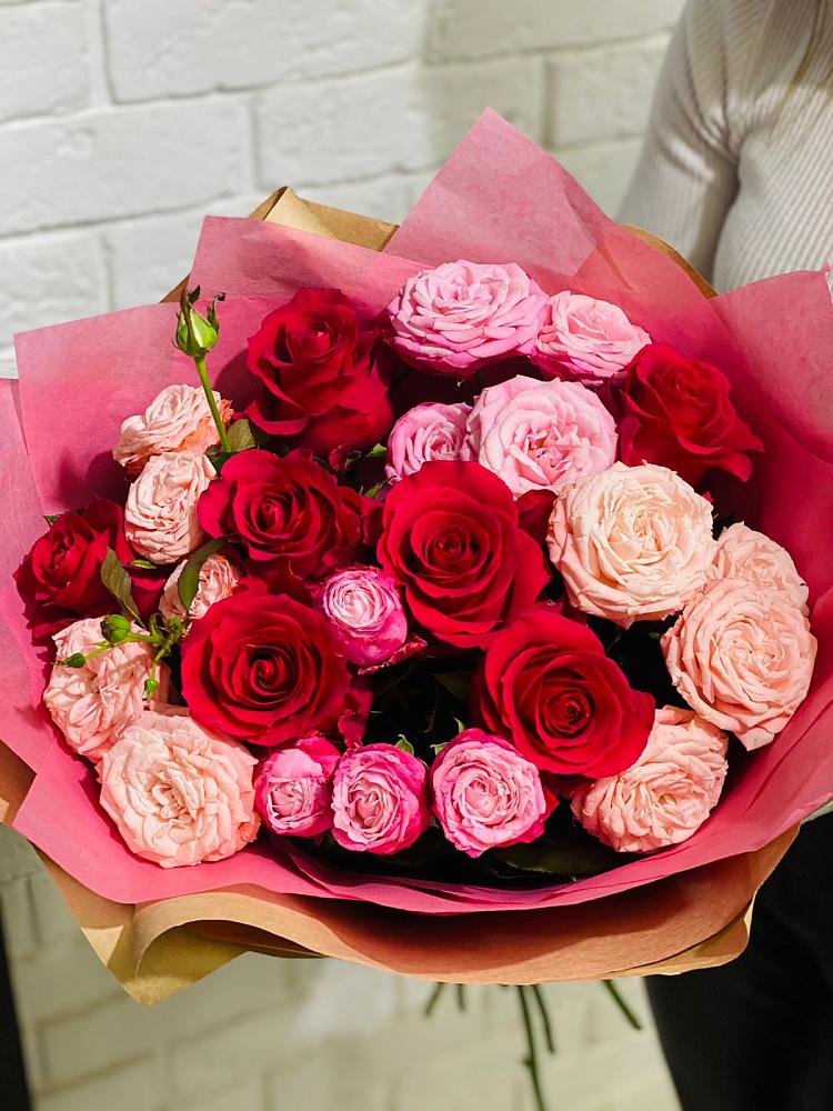Букет цветов из: Розы в Красной Поляне Краснодарского края