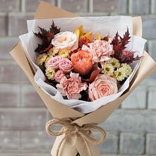 Букет цветов из:  Гвоздики, Хризантемы и Розы в Красной Поляне Краснодарского края