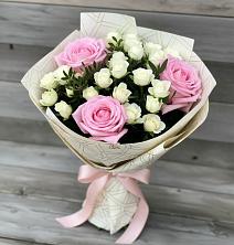 Букет цветов из:  Розы в Красной Поляне Краснодарского края