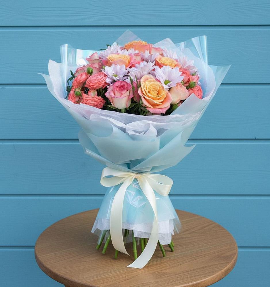 Букет цветов из: Хризантемы и Розы в Красной Поляне Краснодарского края