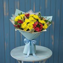 Букет цветов из:  Альстромерии и Хризантемы в Красной Поляне Краснодарского края