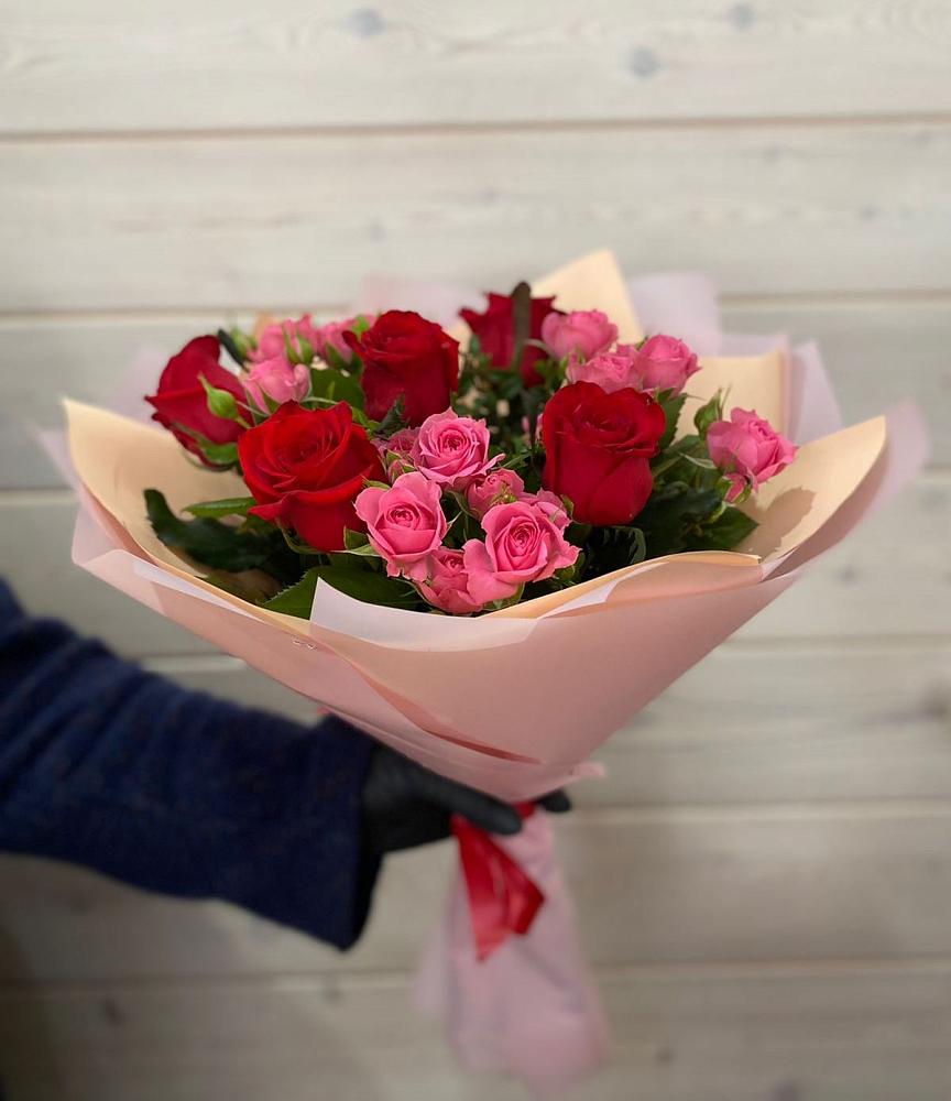 Букет цветов из: Розы в Красной Поляне Краснодарского края