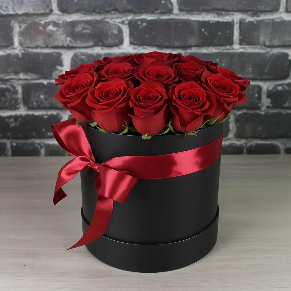 Цветочная композиция из Розы в шляпной коробке в Красной Поляне Краснодарского края