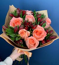 Букет цветов из:  Розы и Альстромерии #REPLACE_PRED# Красной Поляне Краснодарского края