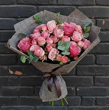 Букет цветов из:  Розы в Красной Поляне Краснодарского края