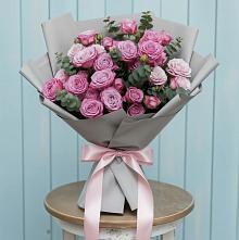 Букет цветов из:  Розы в Красной Поляне Краснодарского края